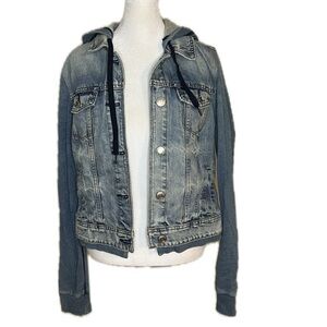 Medium Wash Denim Casual Jacket with Hoodie | Size M